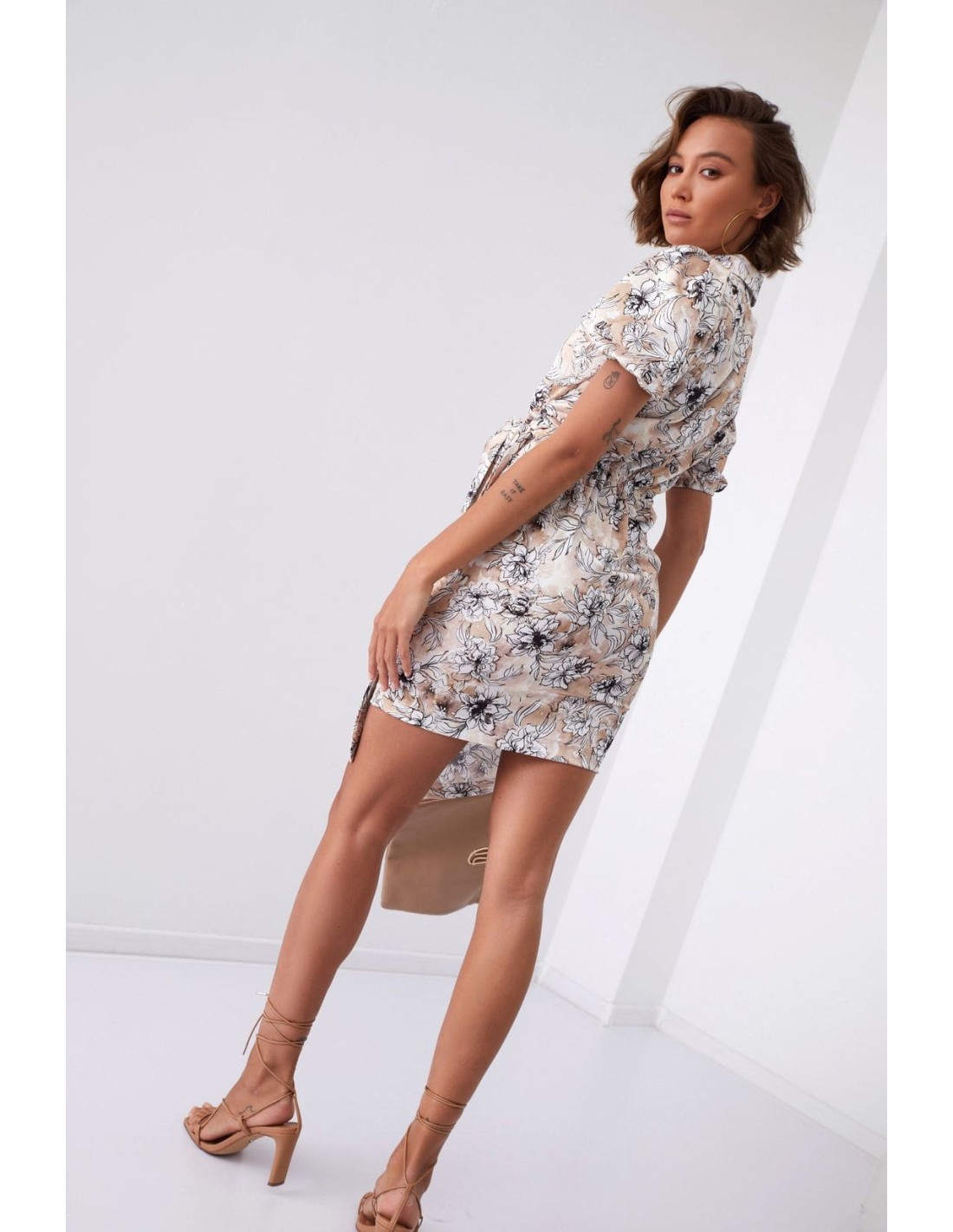 Rochie cu guler cu imprimeu floral, bej FG638 - Magazin online - Boutique